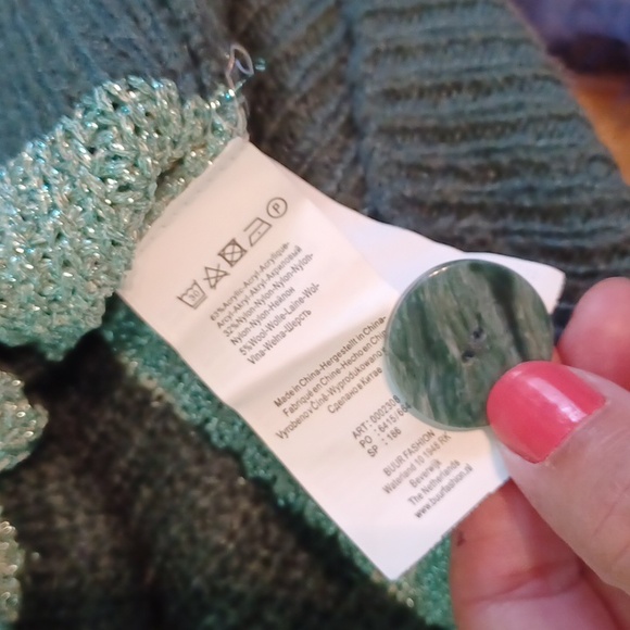 NEW WITH TAGS! Yest 10 Dark Forest Green Button Up Sweater (4455) - Picture 9 of 9